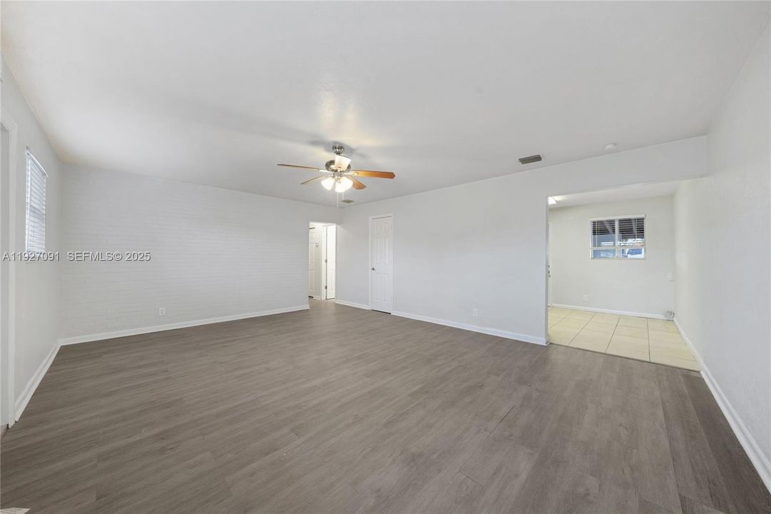 待售: $469,900 (3 贝兹, 2 浴室, 1176 平方英尺)