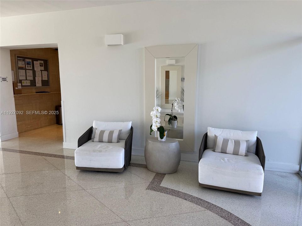 出租: $3,400 (1 贝兹, 1 浴室, 1125 平方英尺)