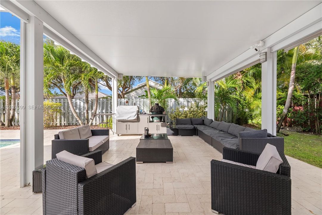 待售: $834,999 (5 贝兹, 4 浴室, 3696 平方英尺)