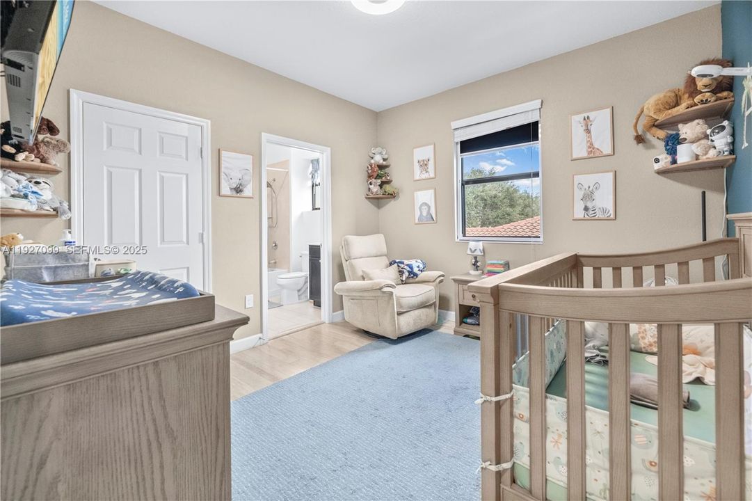 待售: $834,999 (5 贝兹, 4 浴室, 3696 平方英尺)