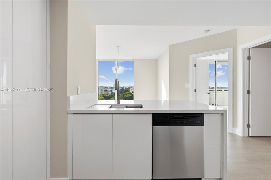 En Venta: $525,000 (2 camas, 2 baños, 1046 Pies cuadrados)