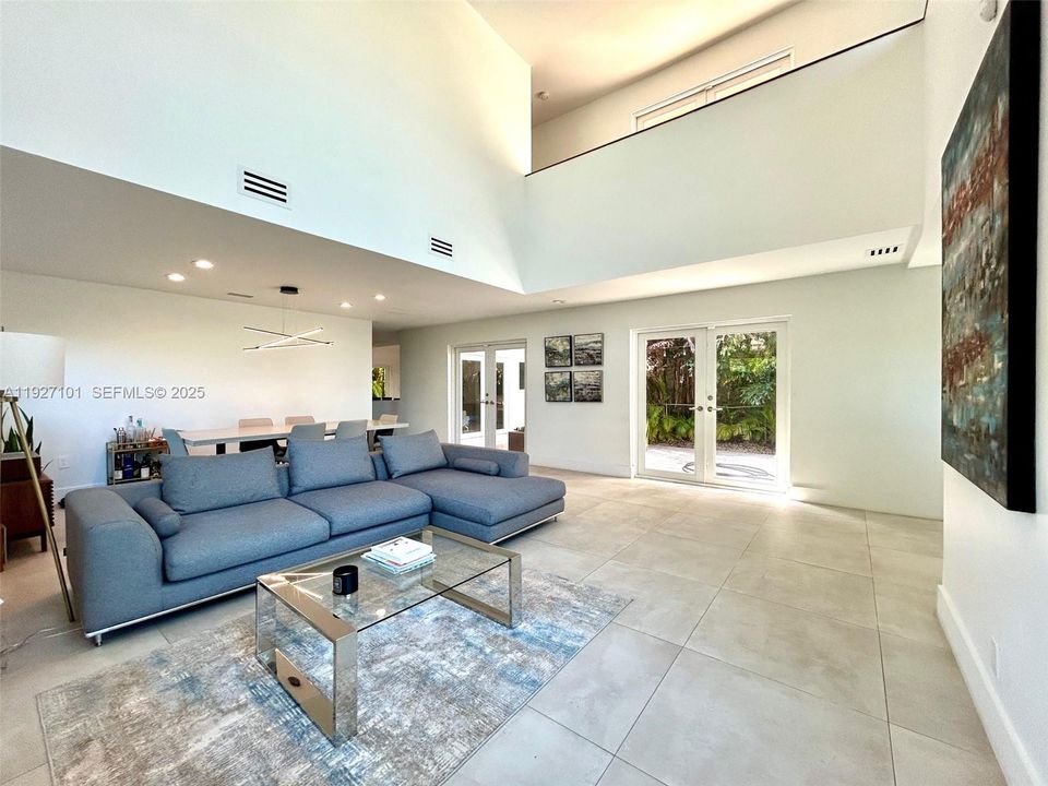 En Renta: $8,500 (4 camas, 3 baños, 2368 Pies cuadrados)