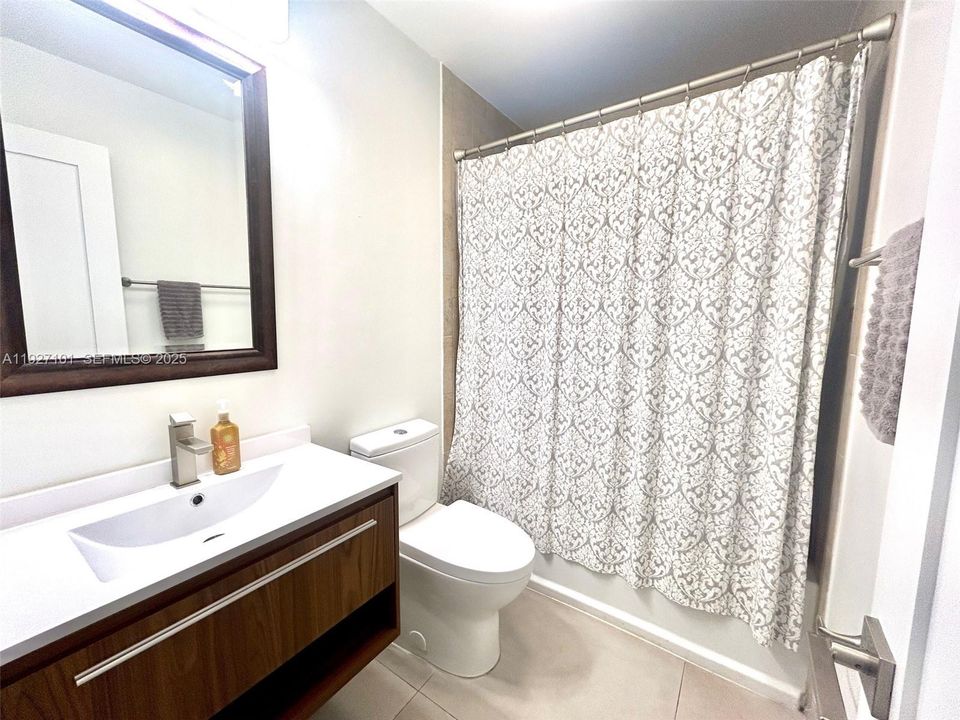 En Renta: $8,500 (4 camas, 3 baños, 2368 Pies cuadrados)