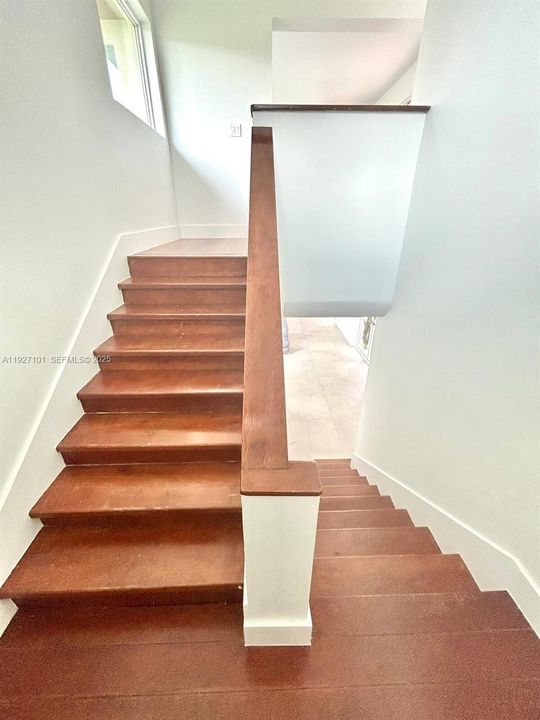 En Renta: $8,500 (4 camas, 3 baños, 2368 Pies cuadrados)