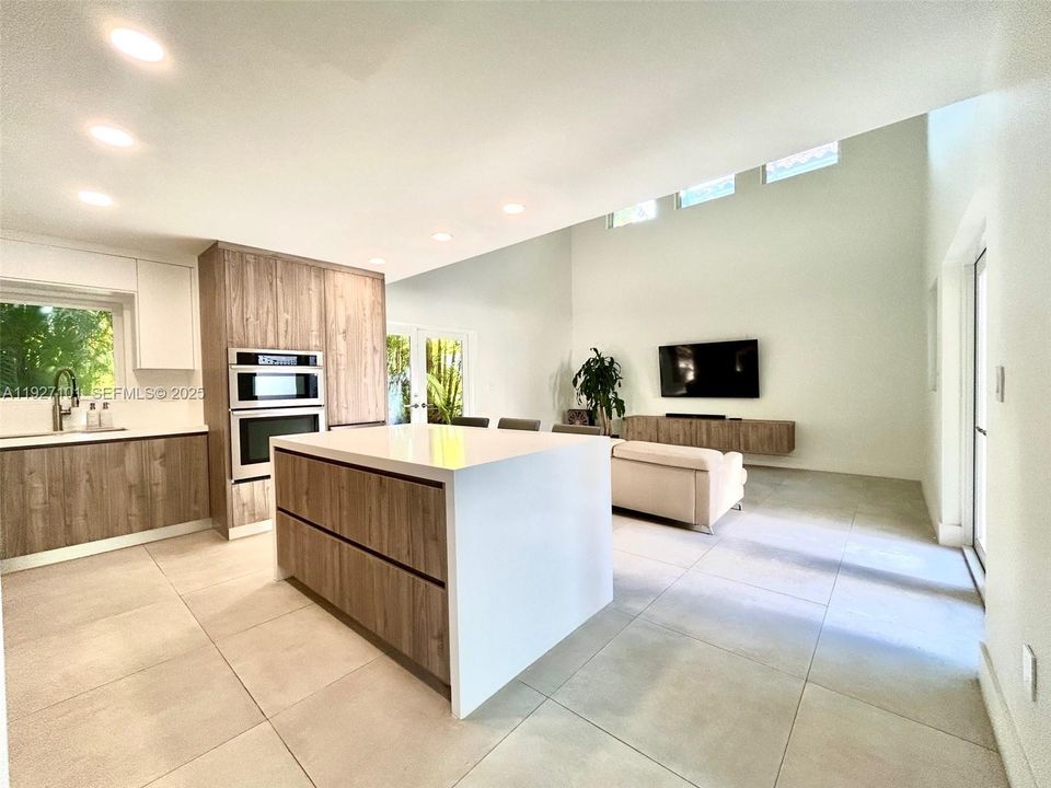 En Renta: $8,500 (4 camas, 3 baños, 2368 Pies cuadrados)