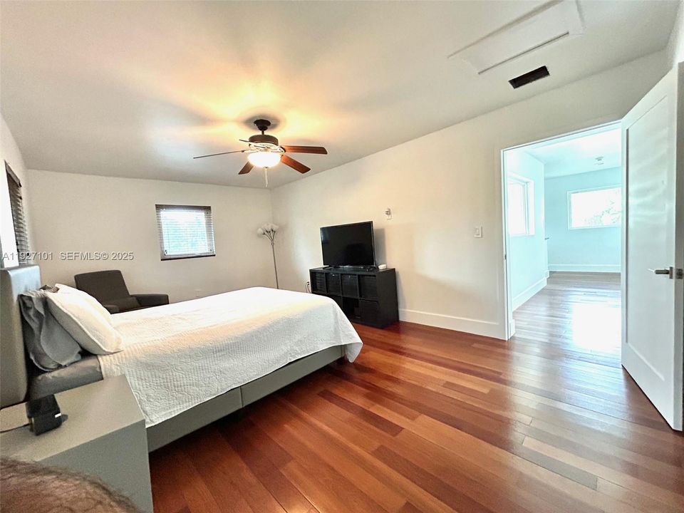 En Renta: $8,500 (4 camas, 3 baños, 2368 Pies cuadrados)