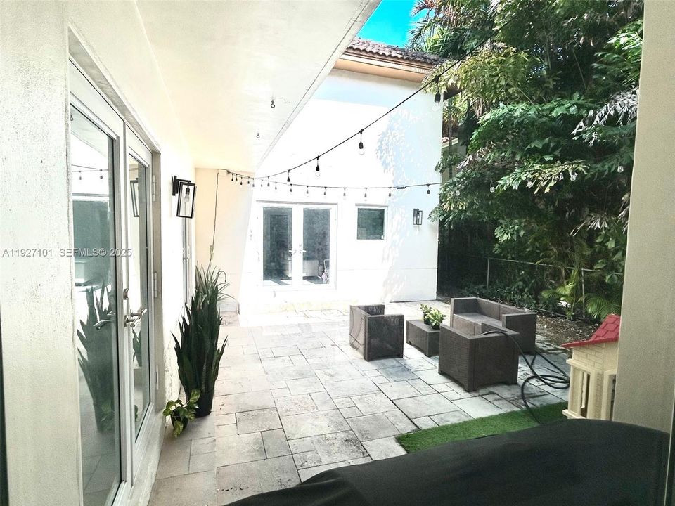 En Renta: $8,500 (4 camas, 3 baños, 2368 Pies cuadrados)