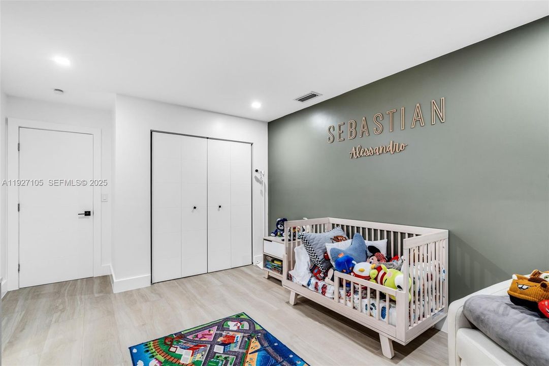 For Sale: $825,000 (4 beds, 3 baths, 2333 Square Feet)