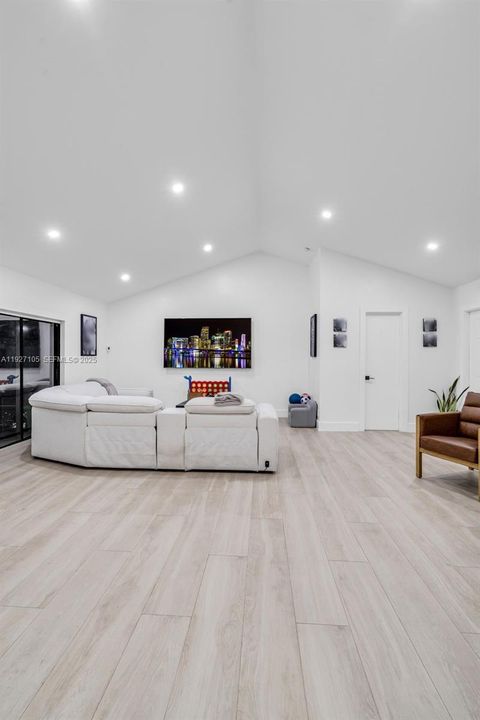 For Sale: $825,000 (4 beds, 3 baths, 2333 Square Feet)