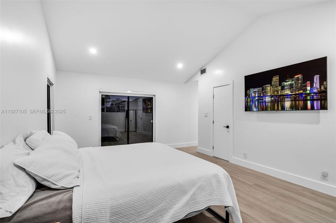 For Sale: $825,000 (4 beds, 3 baths, 2333 Square Feet)