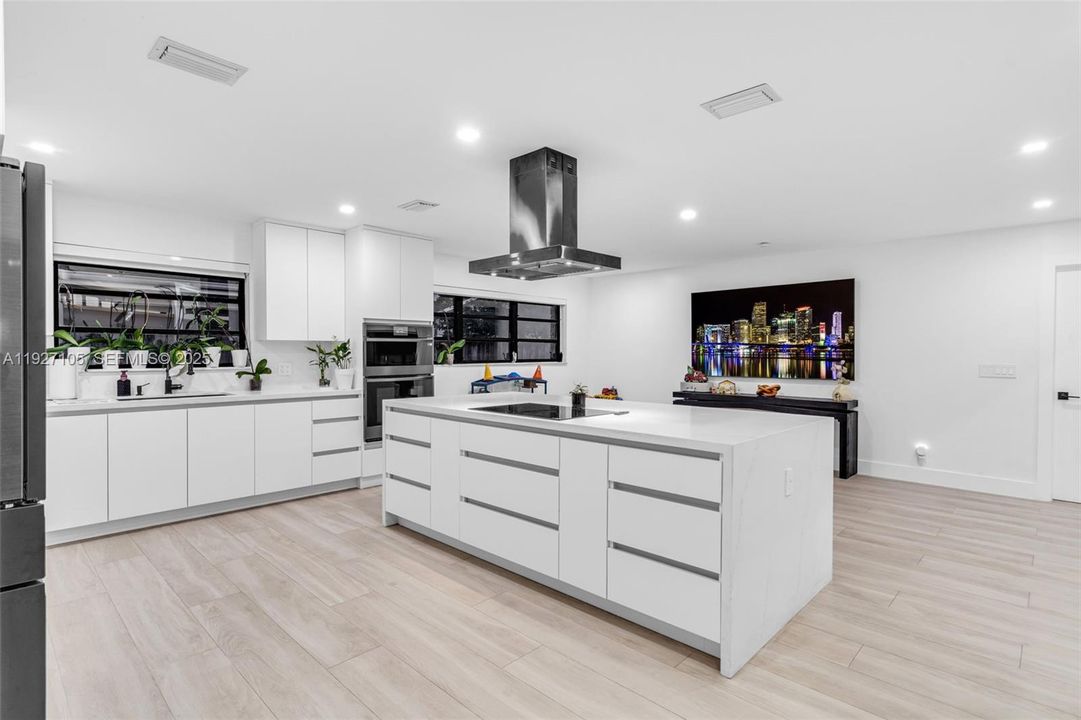 For Sale: $825,000 (4 beds, 3 baths, 2333 Square Feet)