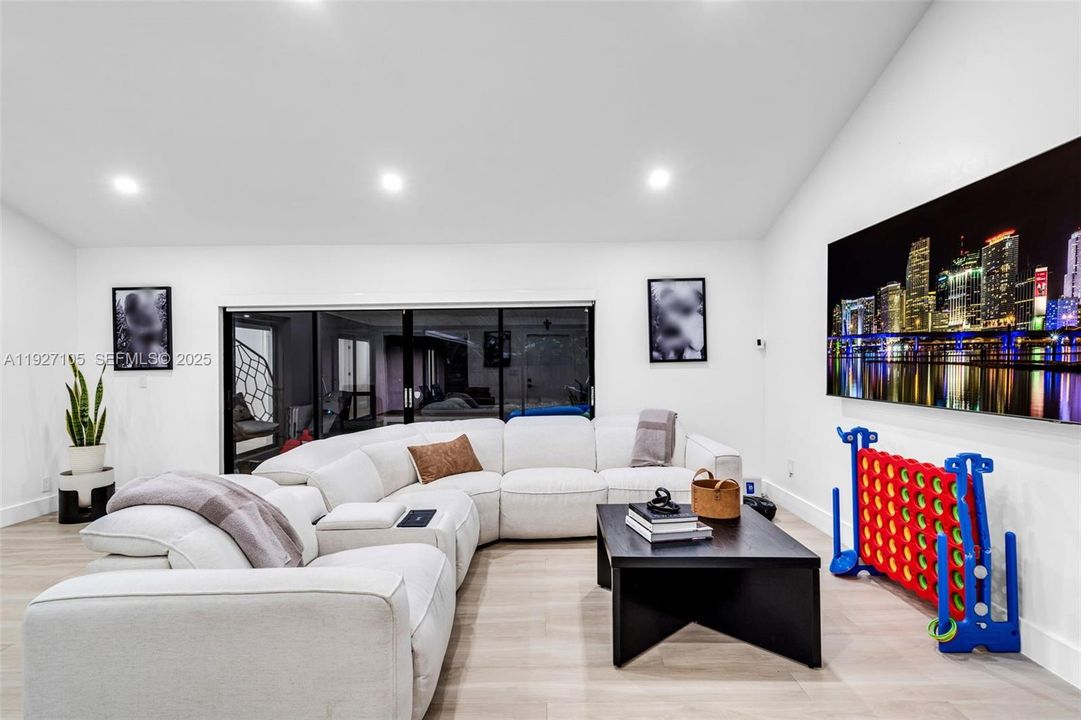 For Sale: $825,000 (4 beds, 3 baths, 2333 Square Feet)