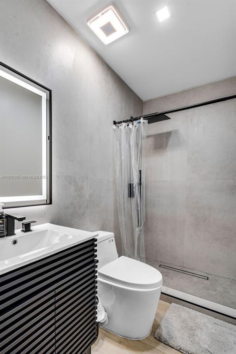 For Sale: $825,000 (4 beds, 3 baths, 2333 Square Feet)