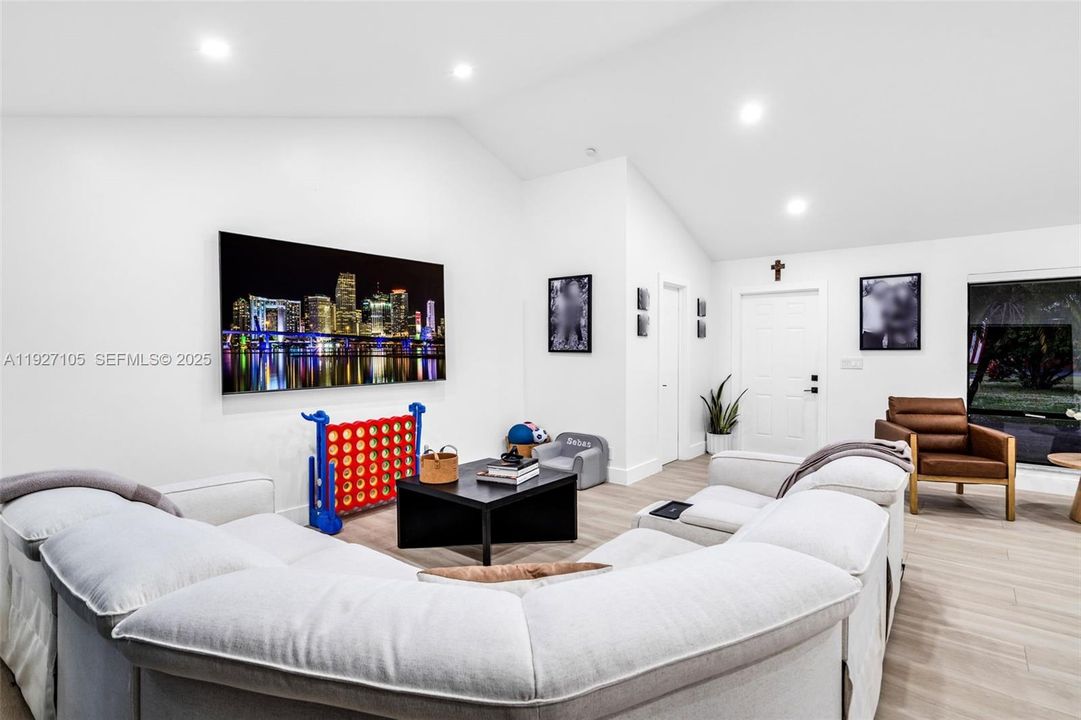 For Sale: $825,000 (4 beds, 3 baths, 2333 Square Feet)