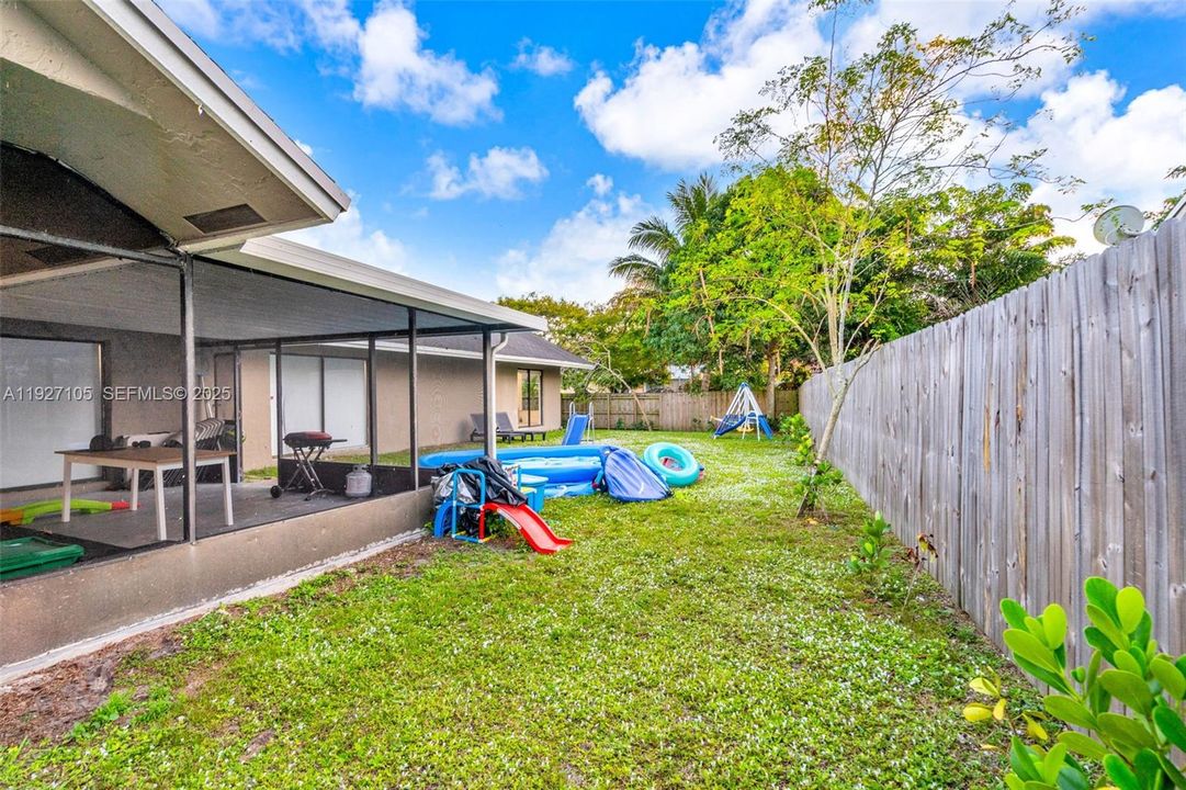 For Sale: $825,000 (4 beds, 3 baths, 2333 Square Feet)