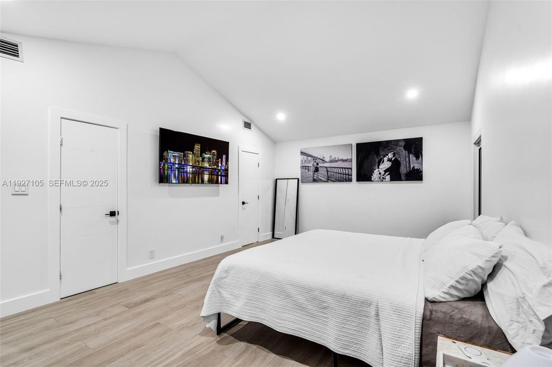 For Sale: $825,000 (4 beds, 3 baths, 2333 Square Feet)