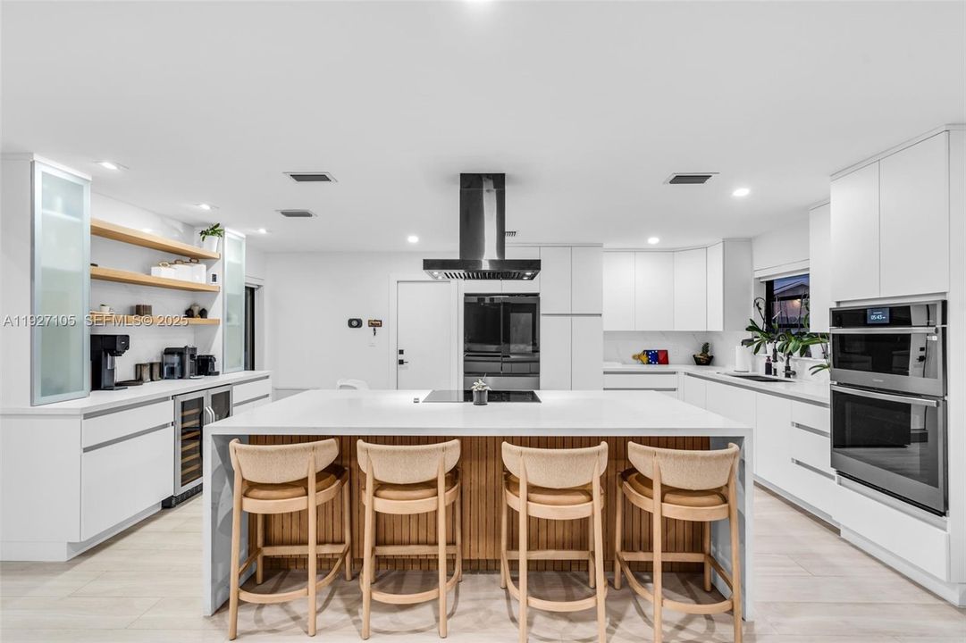 For Sale: $825,000 (4 beds, 3 baths, 2333 Square Feet)