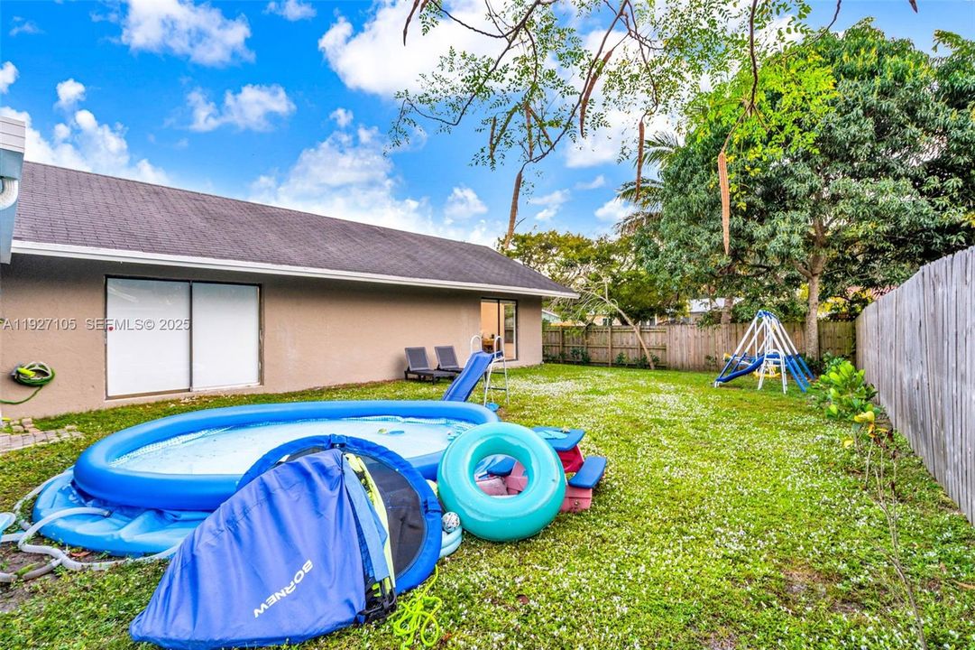 For Sale: $825,000 (4 beds, 3 baths, 2333 Square Feet)