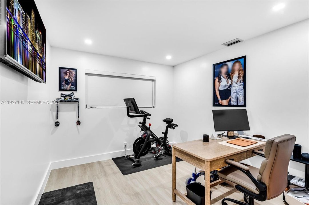 For Sale: $825,000 (4 beds, 3 baths, 2333 Square Feet)