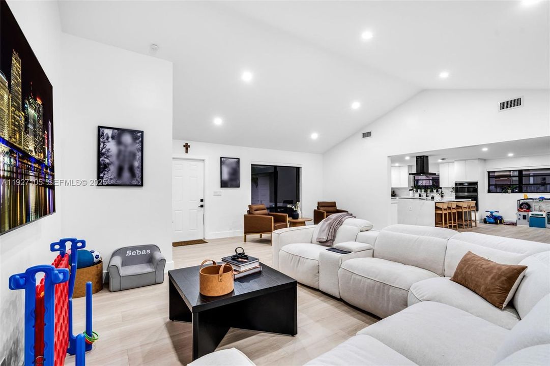 For Sale: $825,000 (4 beds, 3 baths, 2333 Square Feet)