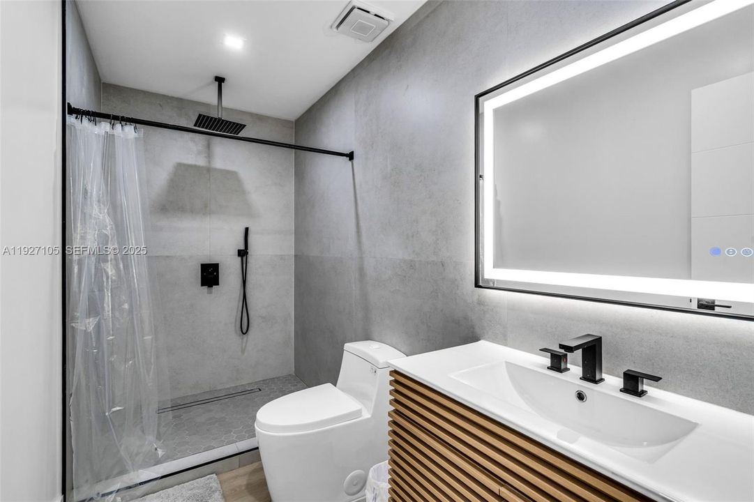 For Sale: $825,000 (4 beds, 3 baths, 2333 Square Feet)