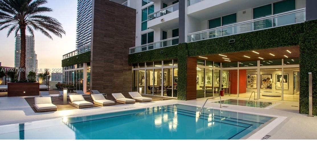 待售: $920,000 (2 贝兹, 2 浴室, 1134 平方英尺)