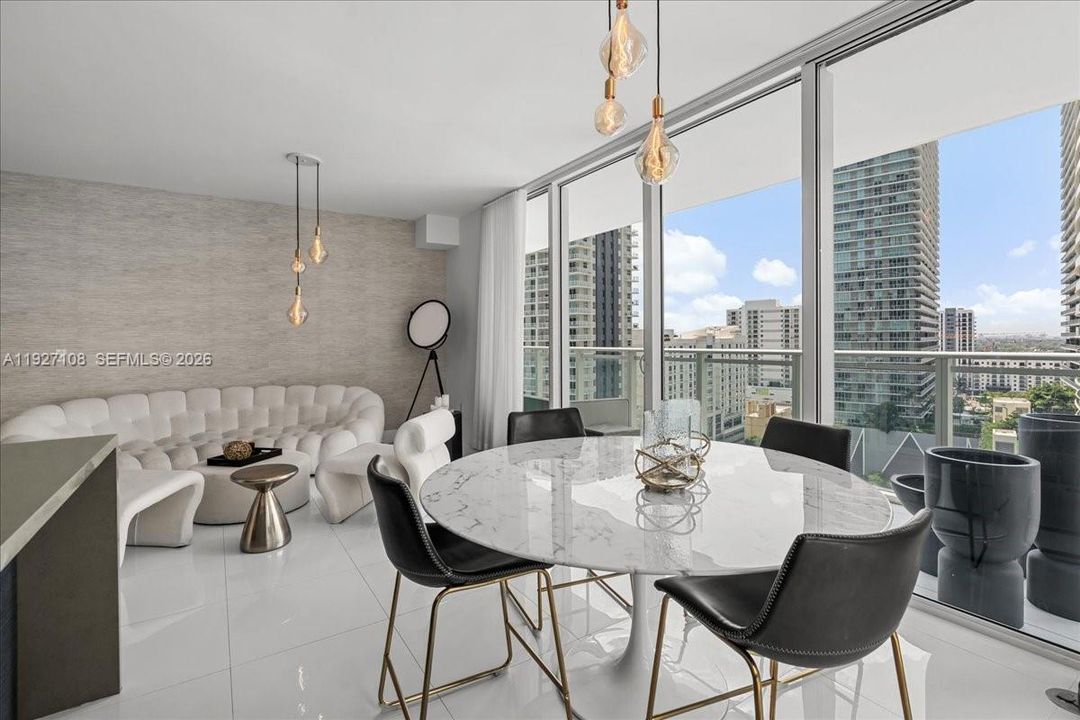 For Sale: $920,000 (2 beds, 2 baths, 1134 Square Feet)