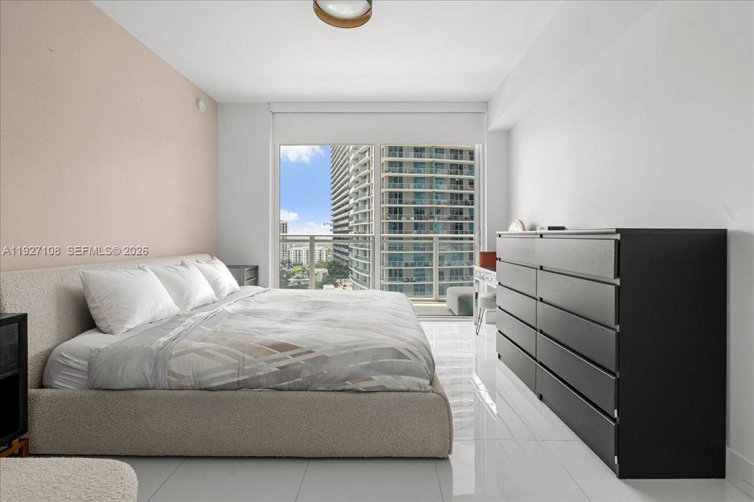 For Sale: $920,000 (2 beds, 2 baths, 1134 Square Feet)