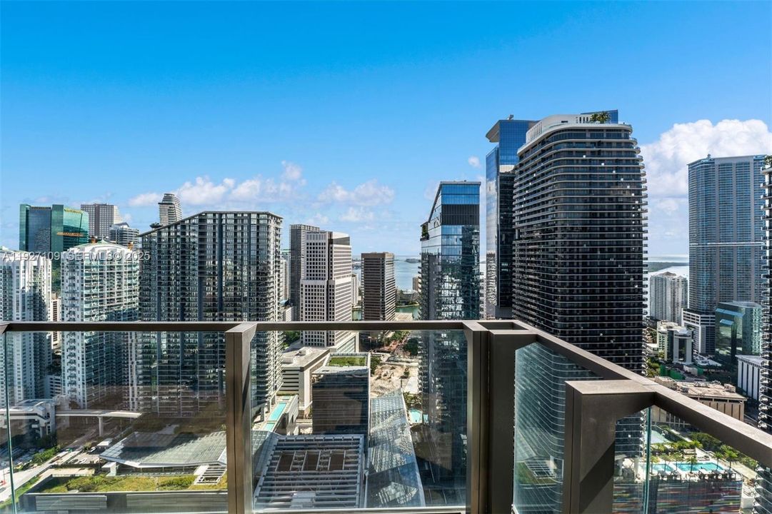 出租: $5,600 (1 贝兹, 1 浴室, 886 平方英尺)