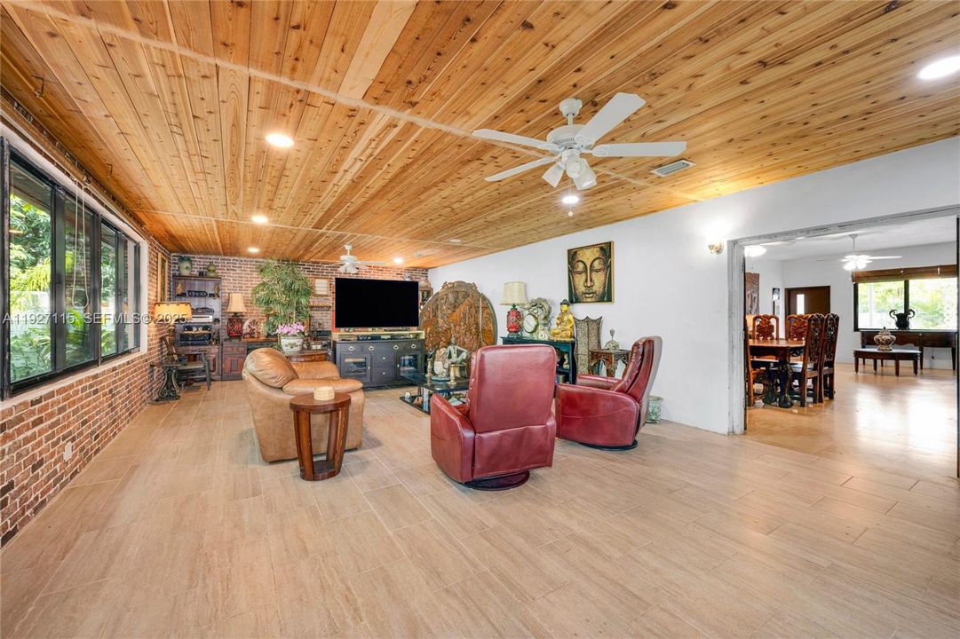 For Sale: $649,000 (3 beds, 2 baths, 1686 Square Feet)