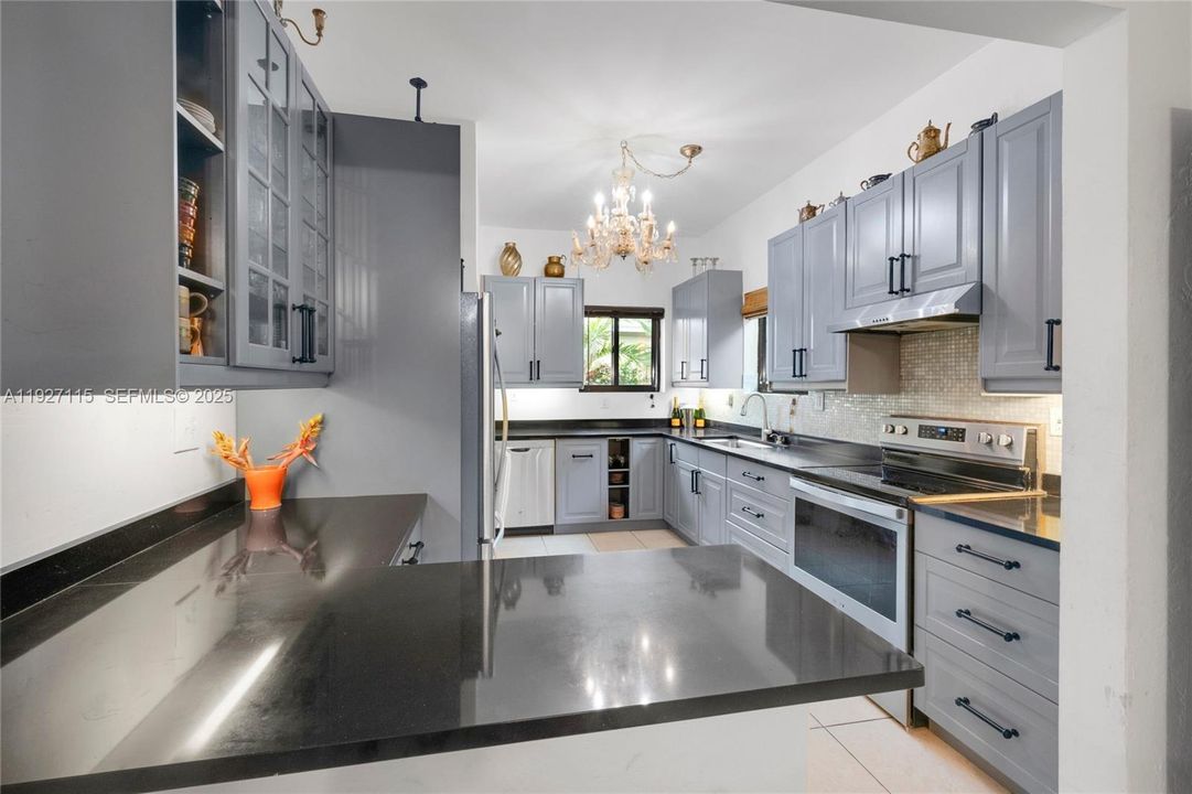 For Sale: $649,000 (3 beds, 2 baths, 1686 Square Feet)