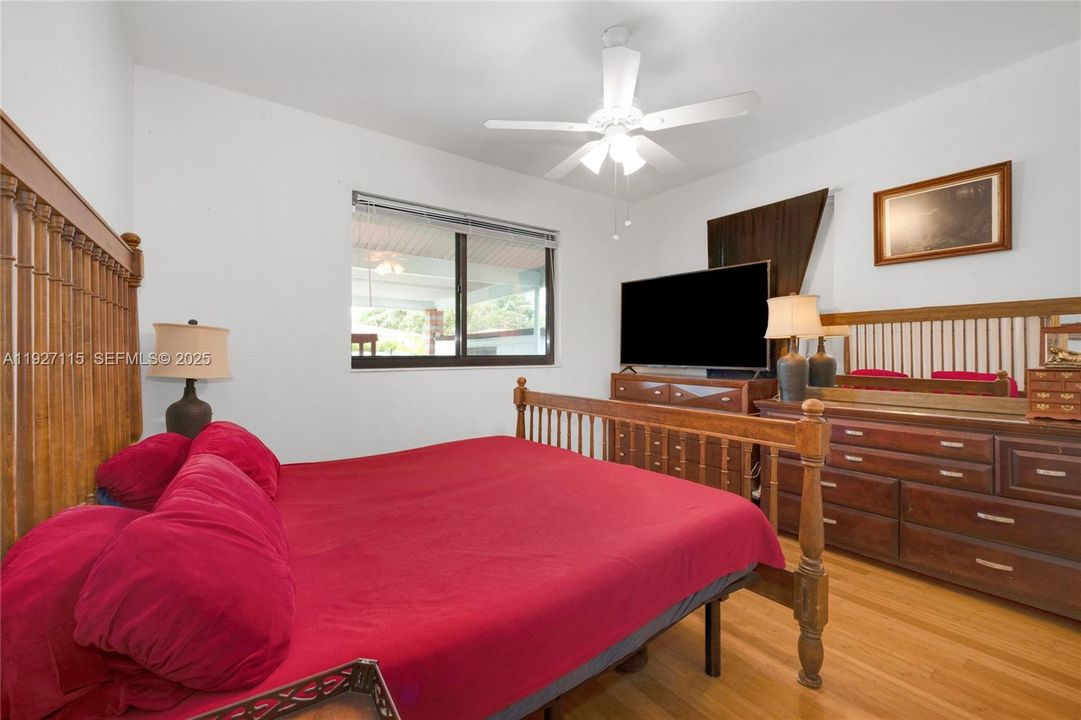 For Sale: $649,000 (3 beds, 2 baths, 1686 Square Feet)