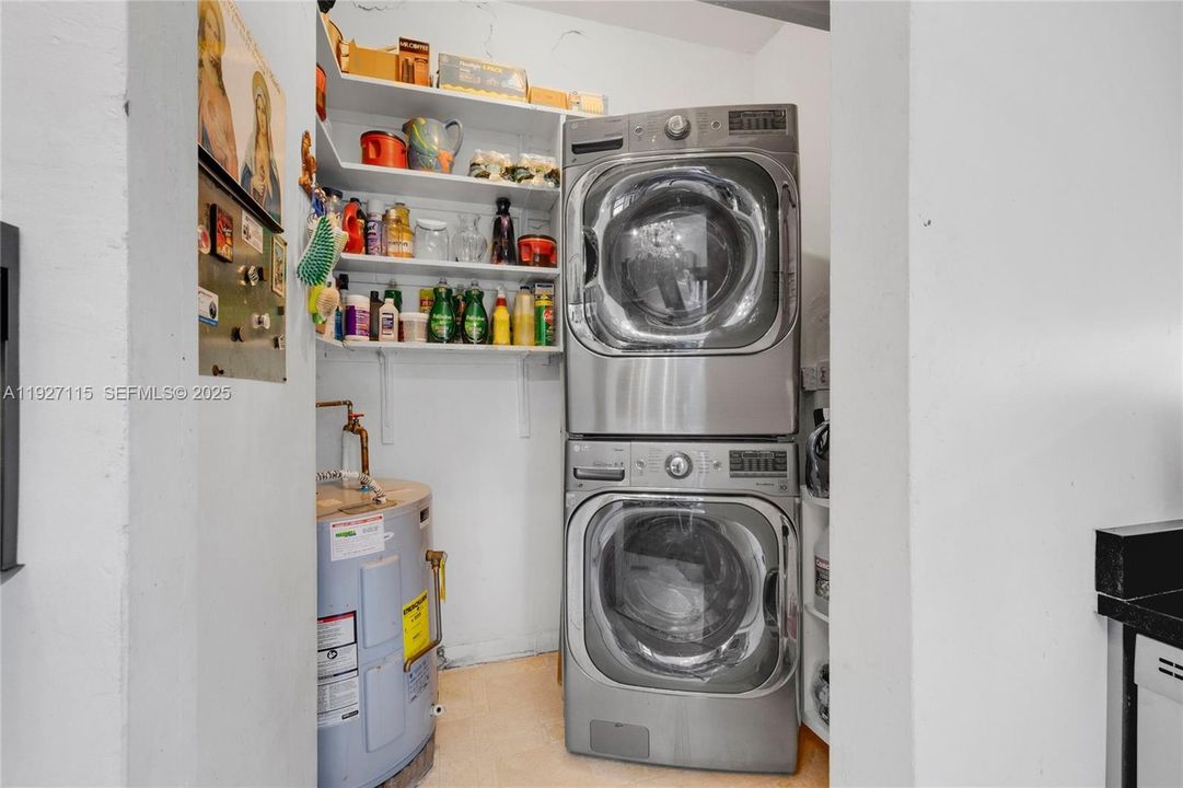 For Sale: $649,000 (3 beds, 2 baths, 1686 Square Feet)