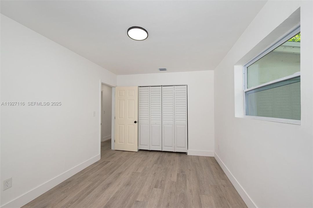 En Venta: $449,900 (5 camas, 3 baños, 1112 Pies cuadrados)