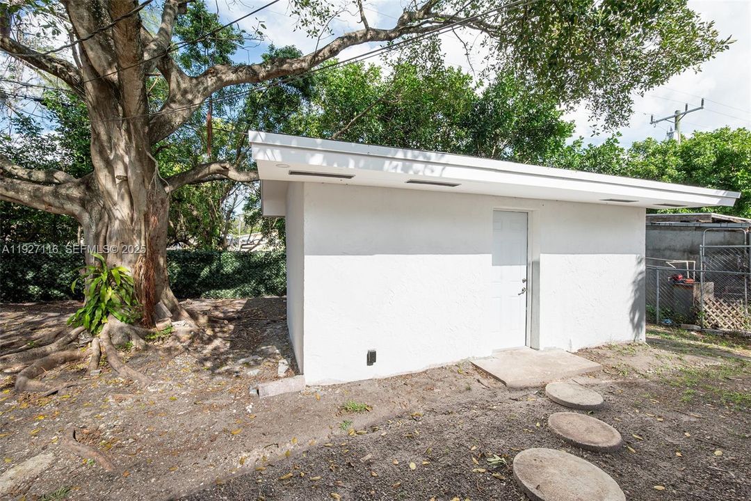 En Venta: $449,900 (5 camas, 3 baños, 1112 Pies cuadrados)