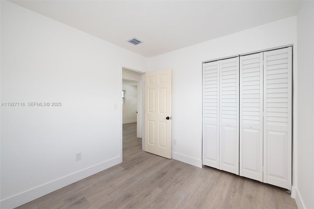 En Venta: $449,900 (5 camas, 3 baños, 1112 Pies cuadrados)