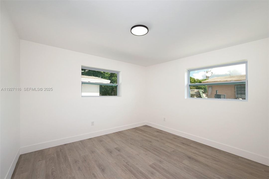 En Venta: $449,900 (5 camas, 3 baños, 1112 Pies cuadrados)