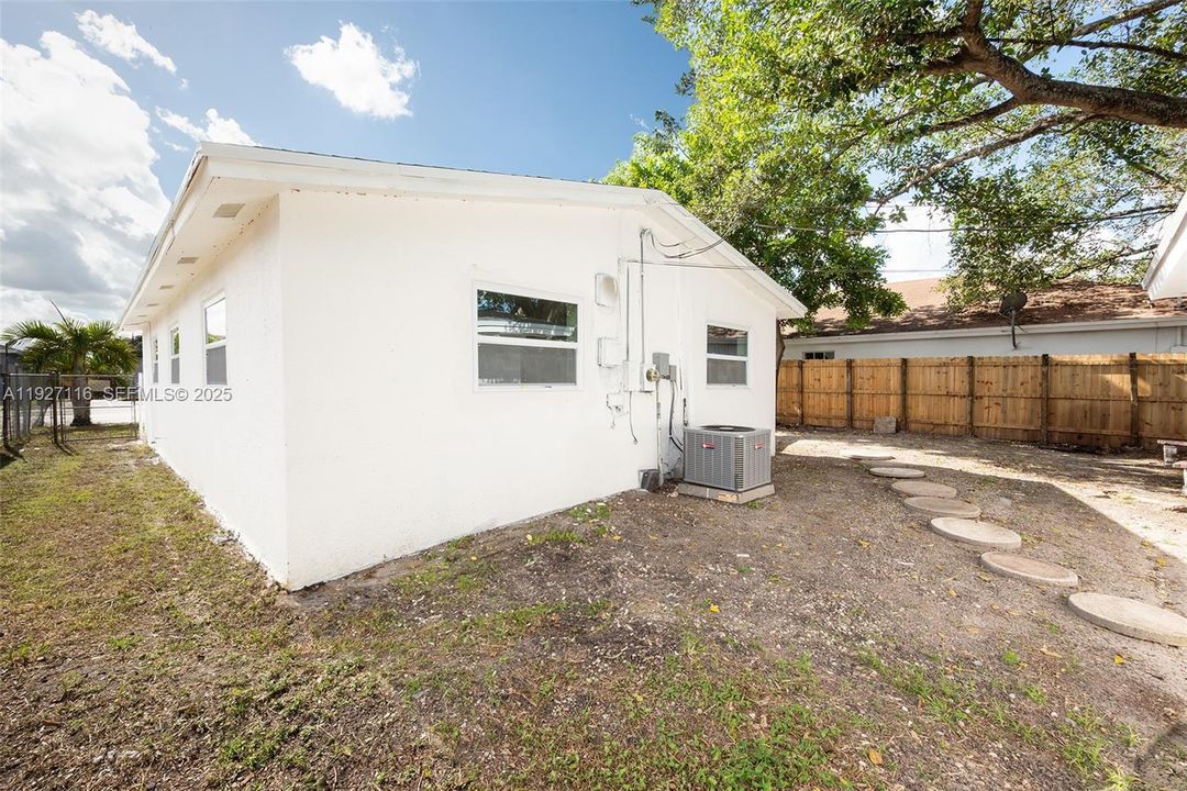 En Venta: $449,900 (5 camas, 3 baños, 1112 Pies cuadrados)