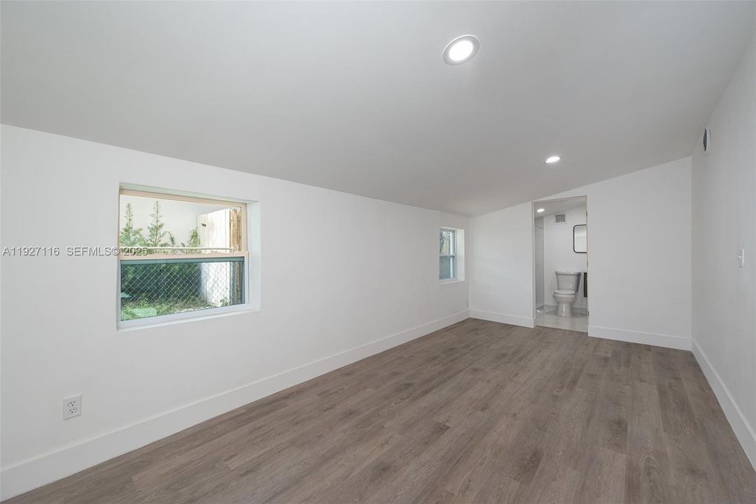 En Venta: $449,900 (5 camas, 3 baños, 1112 Pies cuadrados)