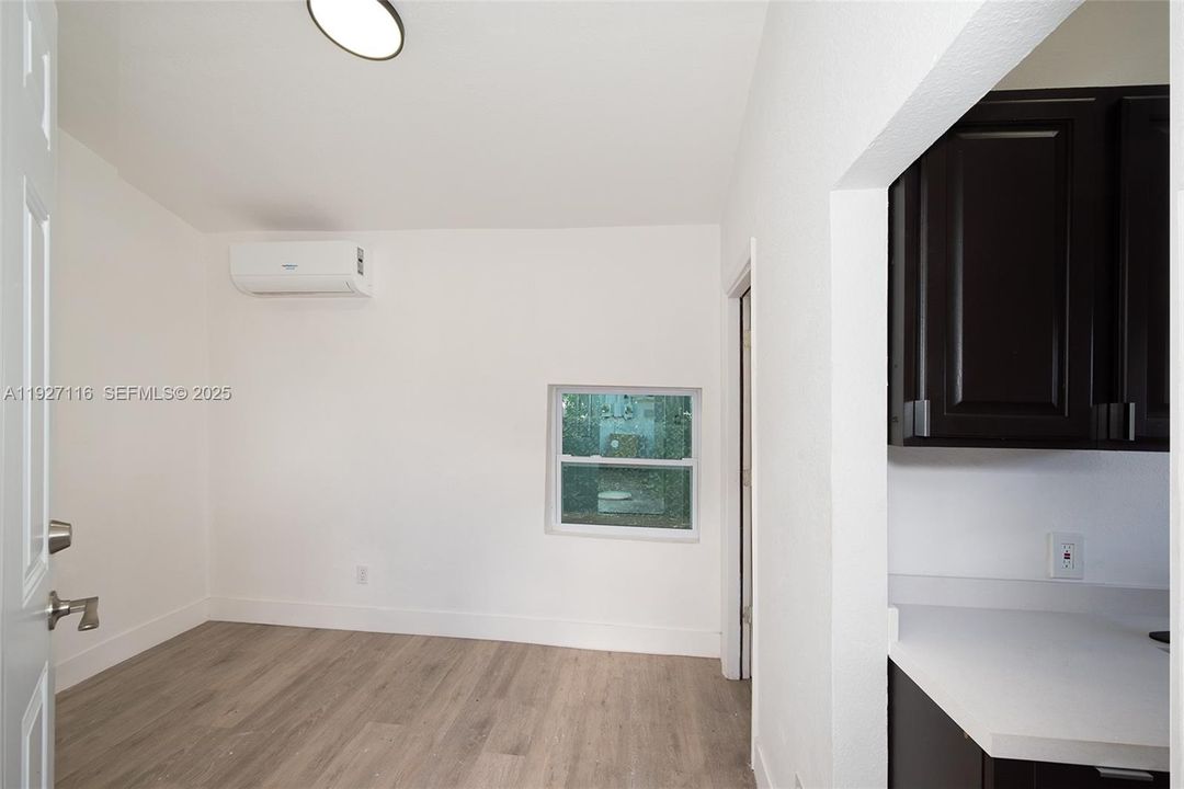 En Venta: $449,900 (5 camas, 3 baños, 1112 Pies cuadrados)