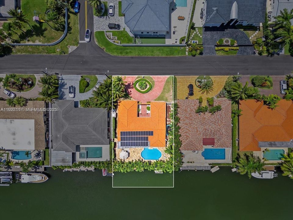 For Sale: $2,879,000 (4 beds, 3 baths, 1964 Square Feet)