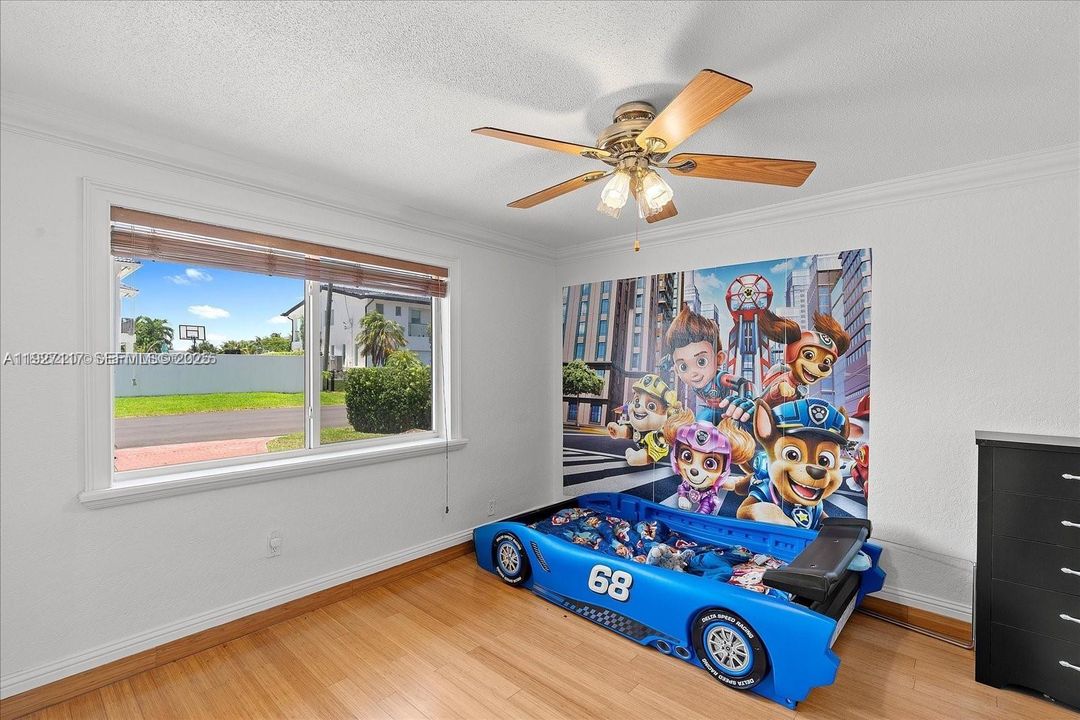 For Sale: $2,879,000 (4 beds, 3 baths, 1964 Square Feet)