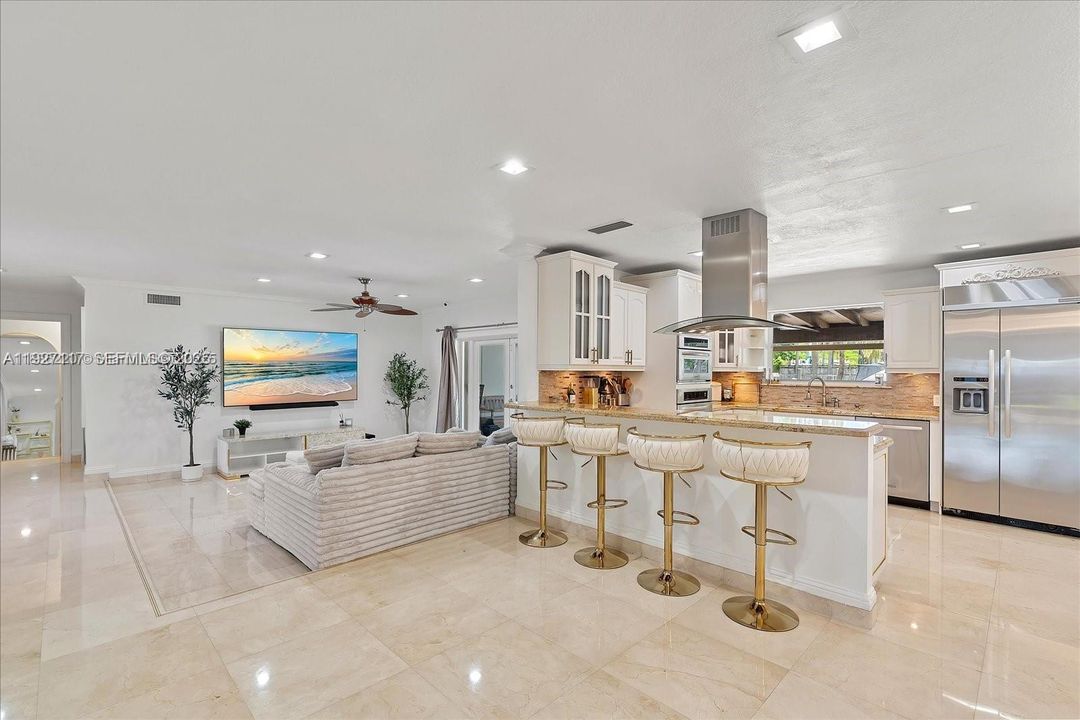 For Sale: $2,879,000 (4 beds, 3 baths, 1964 Square Feet)