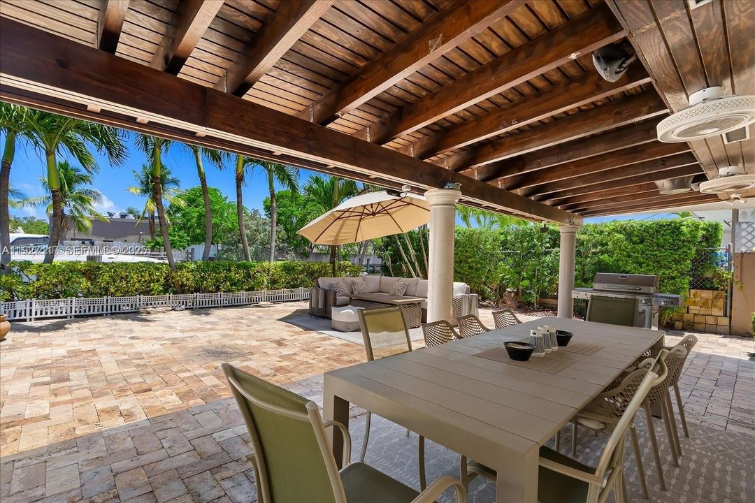 For Sale: $2,879,000 (4 beds, 3 baths, 1964 Square Feet)