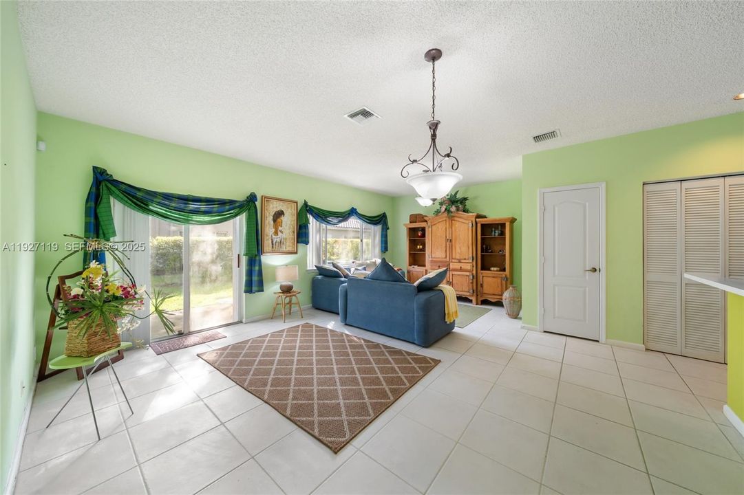 En Venta: $475,000 (3 camas, 2 baños, 1690 Pies cuadrados)