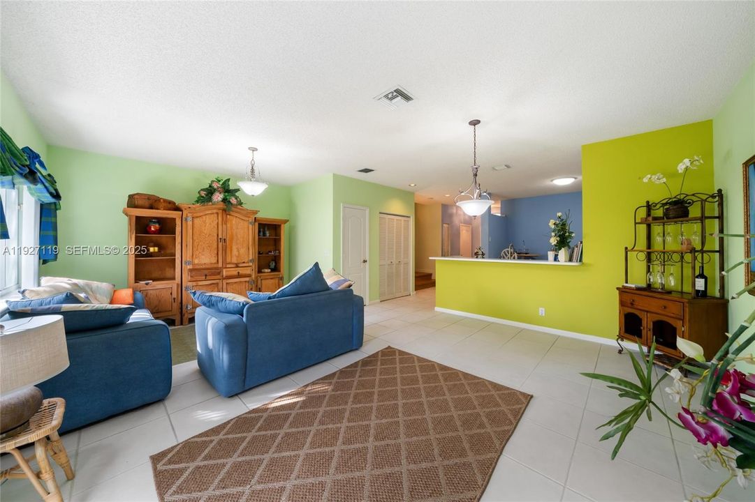 En Venta: $475,000 (3 camas, 2 baños, 1690 Pies cuadrados)