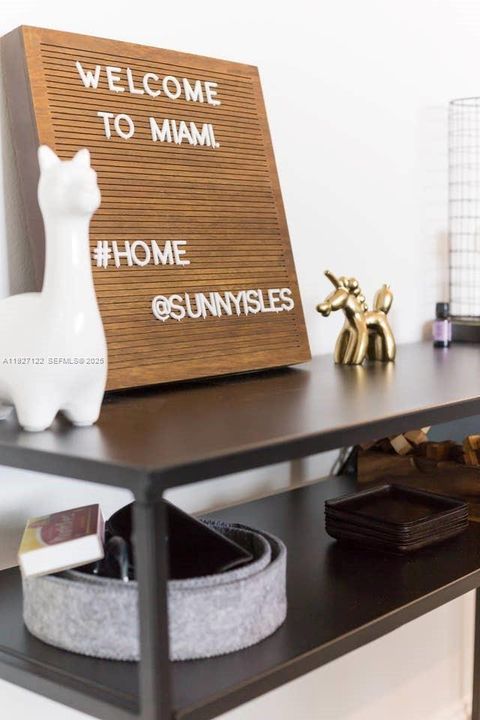 待售: $345,000 (1 贝兹, 1 浴室, 880 平方英尺)