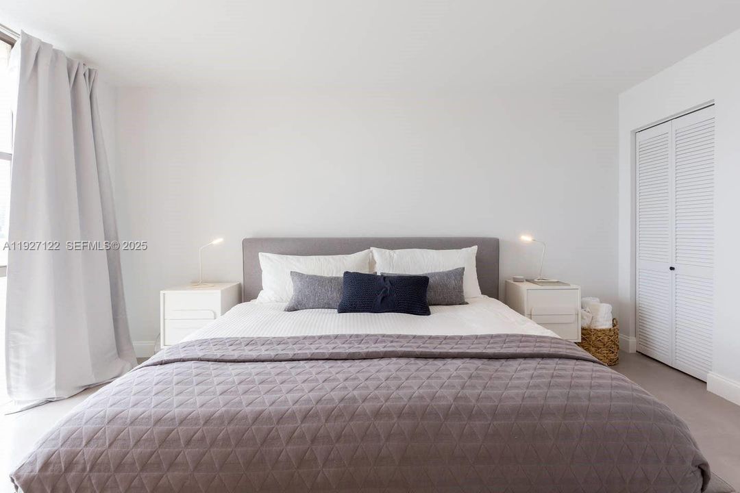 待售: $345,000 (1 贝兹, 1 浴室, 880 平方英尺)