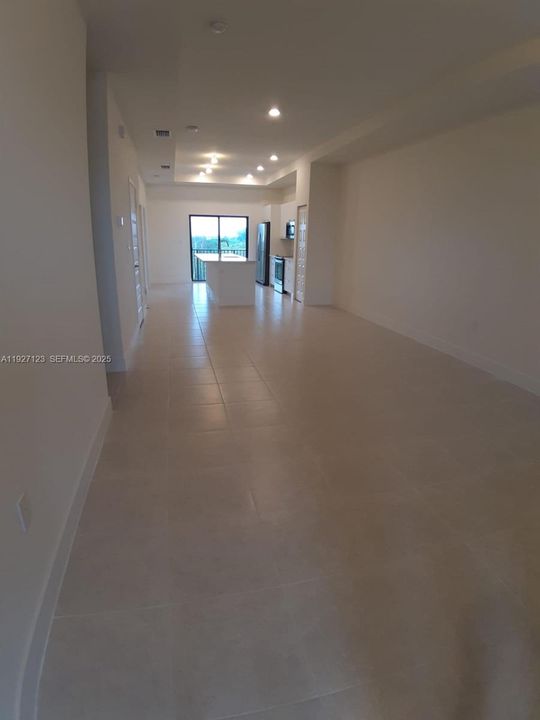 В аренду: $2,800 (2 спален, 2 ванн, 1072 Квадратных фут)