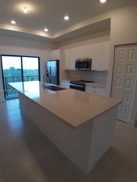 В аренду: $2,800 (2 спален, 2 ванн, 1072 Квадратных фут)